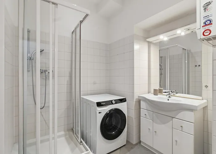 Next To Schoenbrunn I 10 Min To U4 I Free Wifi Apartamento *